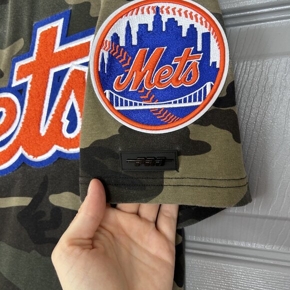 New York Mets Pro Standard Men's Size L Camo Shirt - Picture 2 of 3